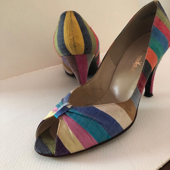 Neiman Marcus Shoes - Vintage. 7.5 M. Raw Dupion Silk. 2.75" heel.